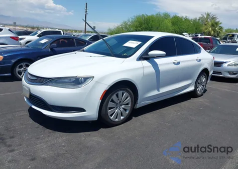 2015 Chrysler 200 Lx z USA, uszkodzony, nr VIN 1C3CCCFB3FN550968